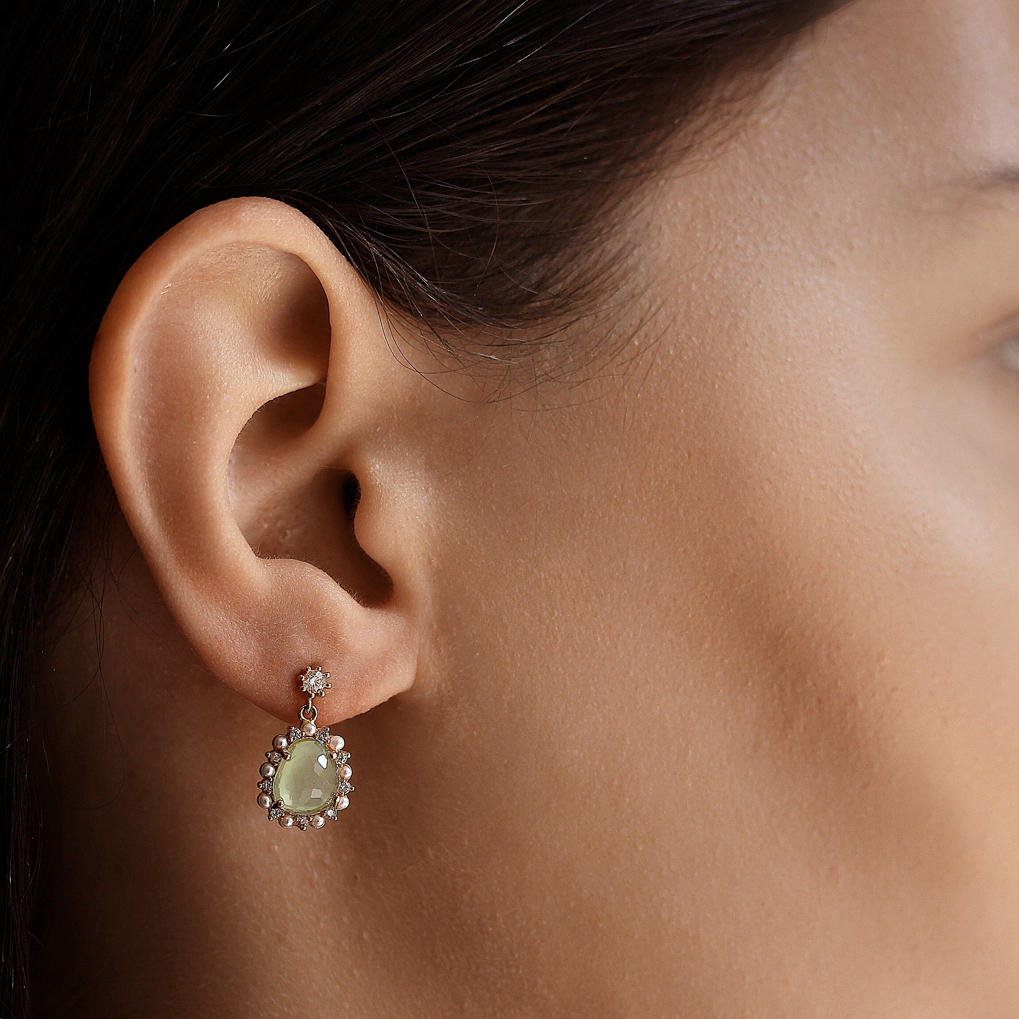 TAI JEWELRY Earrings Clear Glass Drop Earrings With Pearl Accents