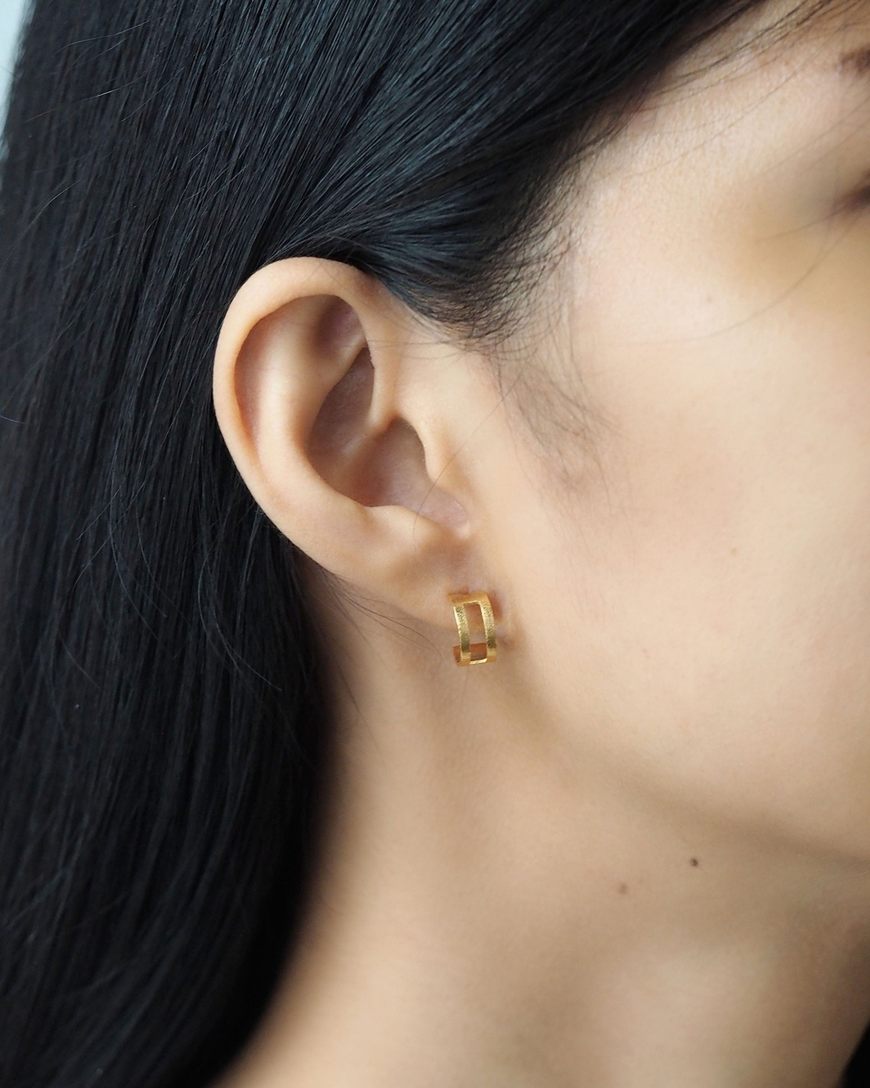 TAI JEWELRY Earrings Cutout Hoop