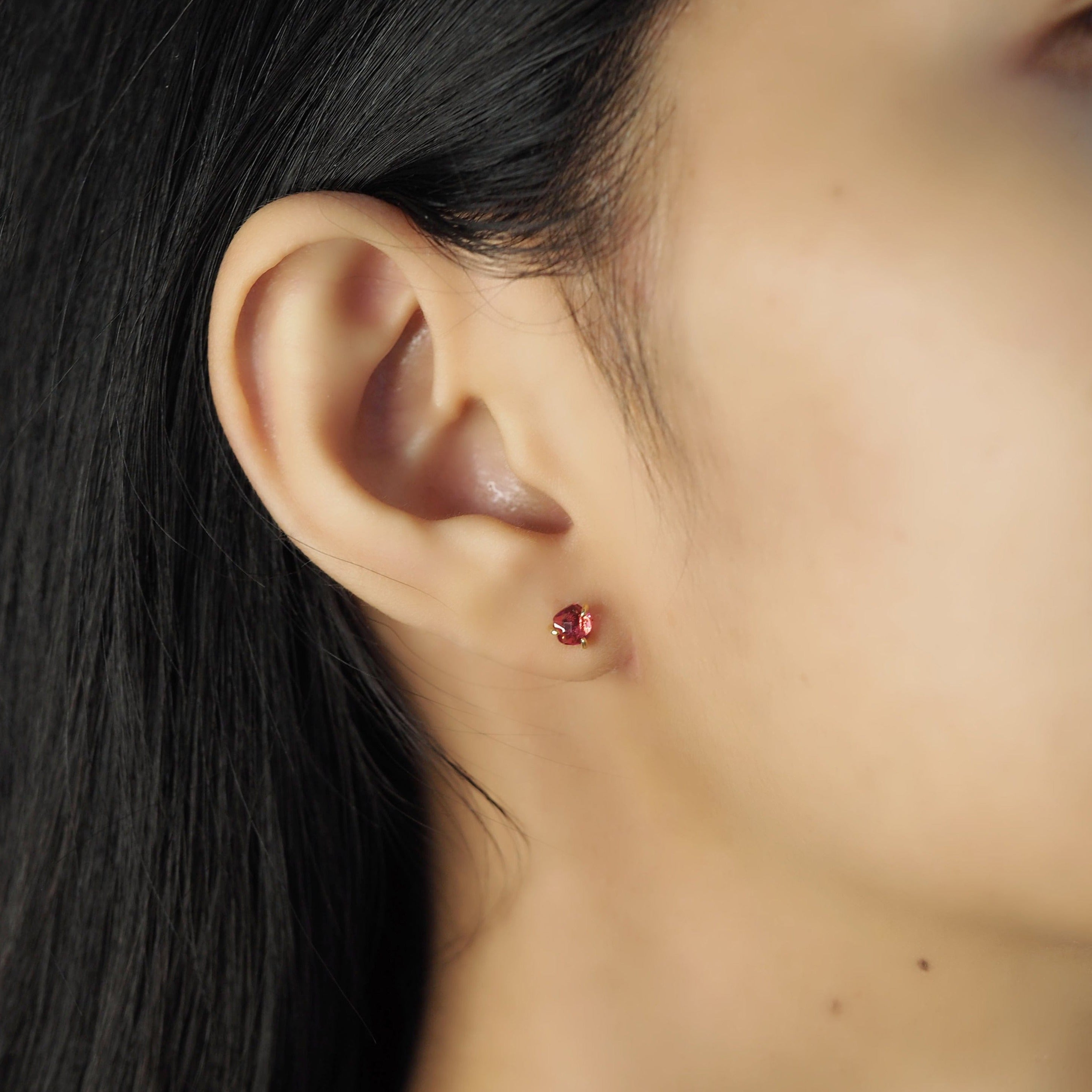 TAI JEWELRY | Simple Glass Studs | Earrings |