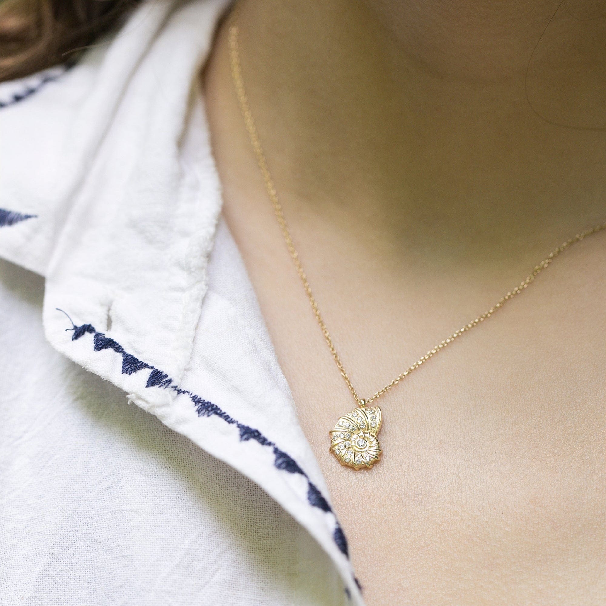 TAI JEWELRY Necklace Shell Charm Necklace